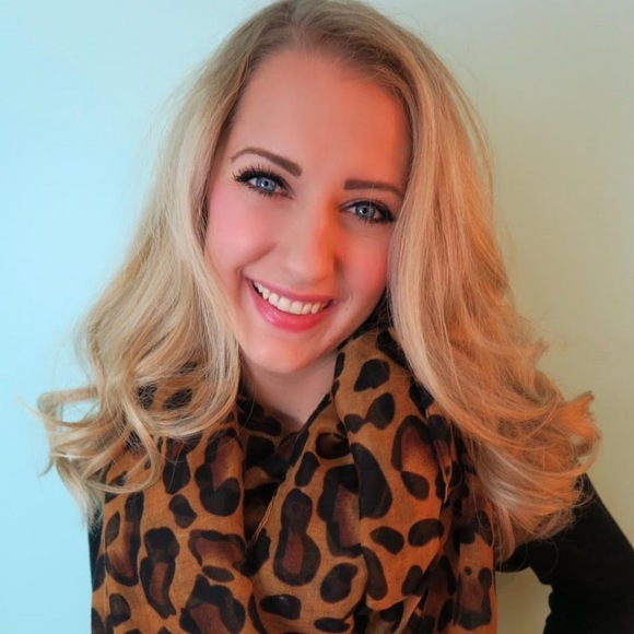 Meet your Posher, Claire - Picture 1 of 1